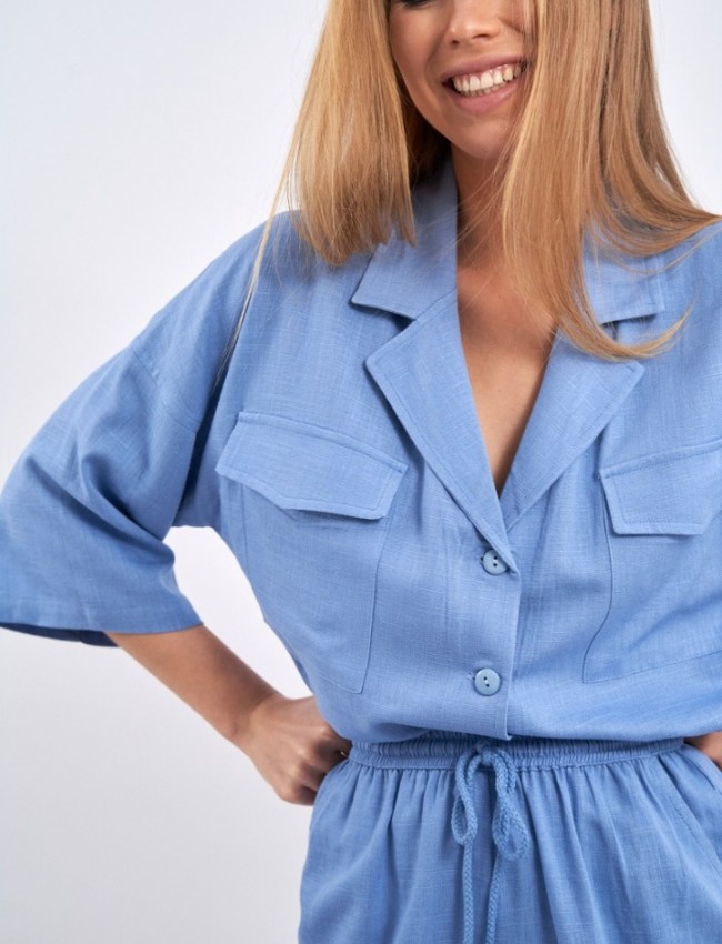 Σιελ κοντομάνικο loose-fit TESIA πουκάμισο με πέτο γιακά, ρεγκλάν μανικοκόλληση, τσεπάκια στο μπούστο και κουμπιά μπροστά Mind Matter