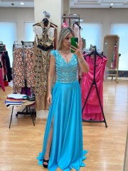 Γαλάζιο αμάνικο παγετένιο cropped top με μη αποσπώμενα πούπουλα Personal
