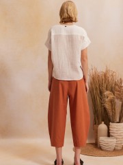 Τερρακότα  ψηλόμεσο slouchy-fit AVA_1 παντελόνι με λάστιχο στην μέση, διακοσμητικές ραφές, πλαινές τσέπες και πατιλέτες πίσω Namaste