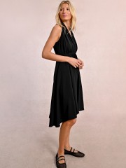 Μαύρο αμάνικο midi φόρεμα σε κλος γραμμή, με V-λαιμόκοψη, λάστιχο στην μέση, με μη αποσπώμενο ζωνάκι και ασύμμετρο τελείωμα Molly bracken