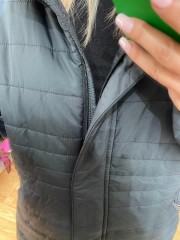 Μαύρο μπουφάν με σχέδιο ψαροκόκαλο, αποσπώμενη κουκούλα και πλαϊνές τσέπες Rino&Pelle