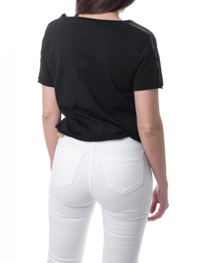 Μαύρο t-shirt με παγιέτες στον ώμο Vener 