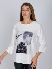 Λευκή μακρυμάνικη βαμβακερή μπλούζα με στρογγυλή λαιμόκοψη, τύπωμα με πρόσωπο και logo ''however'' 3/4 μανίκια και laser cut τελειώματα Vener